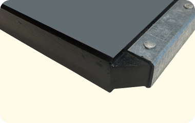 RHINO Plastico hardwood pallet with polypropylene sheet protection